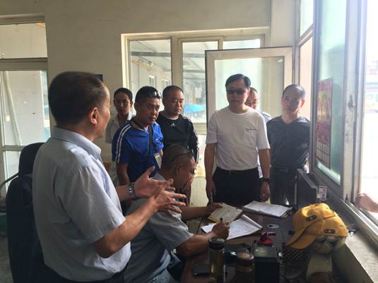 李董事长到江油客运站检查节日清静运输事情