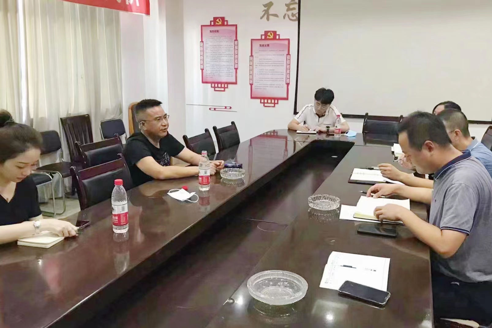 腾博汇游戏官方网站运业总司理蔡亮发一行到绵阳公司检查指导事情