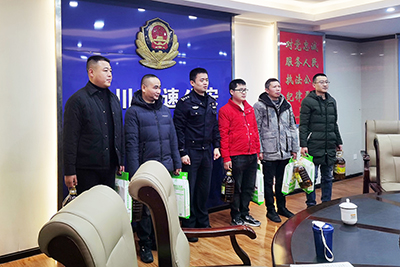 腾博汇游戏官方网站蓬溪运业、腾博汇游戏官方网站长运运贸司、腾博汇游戏官方网站长运旅游客运分公司喜获夸奖！