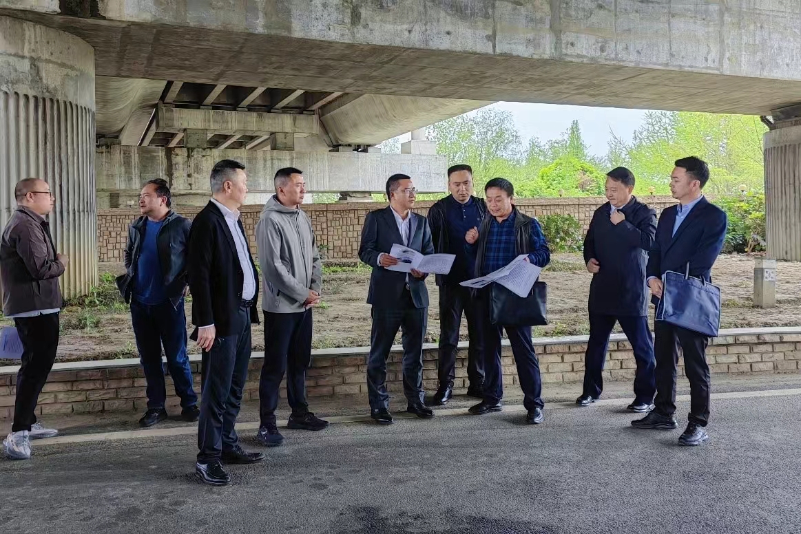 腾博汇游戏官方网站运业党委书记、总司理蔡亮发一行前往彭州市考察调研并与彭州市委市政府向导交流