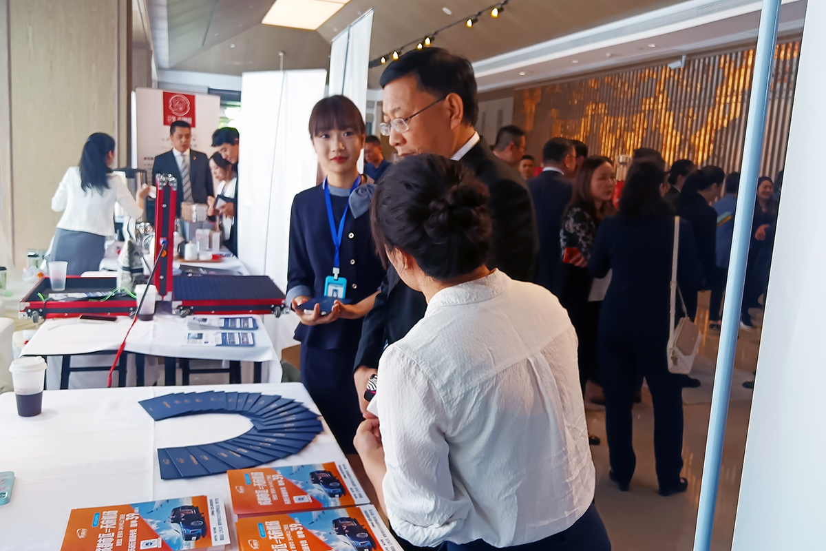 天府行国旅：全力开展机场专线项目推广事情