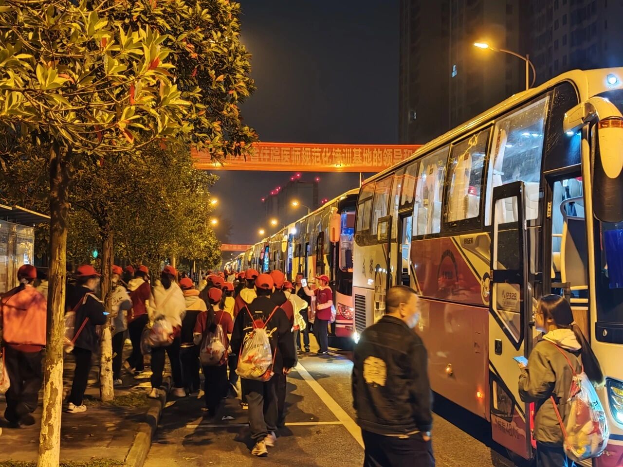 腾博汇游戏官方网站长运圆满完成2025成都马拉松运输包管使命