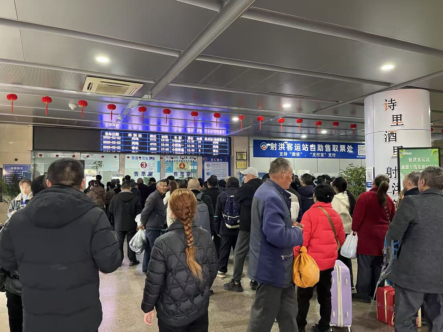 每一公里归途，，，，，，，，都有他们的坚守